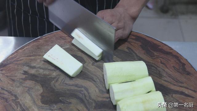 糖醋茄子最好吃的做法还很简单（酸甜可口的糖醋茄子来了）(2)