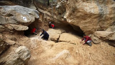 ​河南栾川龙泉洞遗址发现3万至4万年前古人类用火遗迹