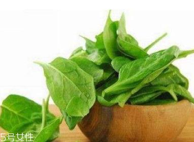 菠菜怎么焯水才不变色 菠菜怎么焯水才鲜亮