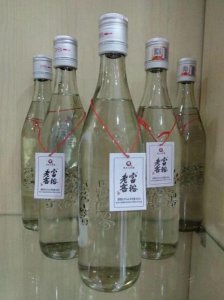 ​白酒光瓶如何做出特色的东西？夏天光瓶白酒怎么做市场