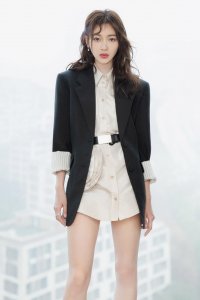 ​女演员吴谨言性感甜美时尚写真