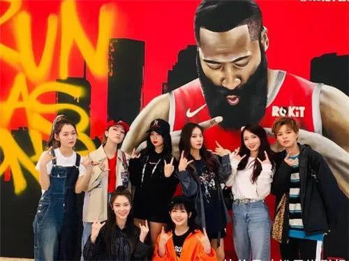 火箭少女现身NBA，吴宣仪杨超越不在，她竟然成了颜值担当？