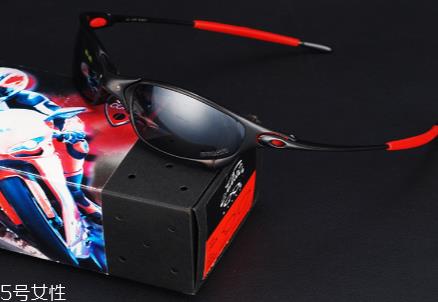 oakley是奢侈品牌吗？欧克利属于奢侈品吗？