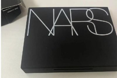 ​nars大白饼可以当粉底用吗 nars大白饼可以补妆吗