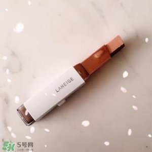 ​兰芝双色眼影笔怎么用?兰芝双色眼影笔使用方法