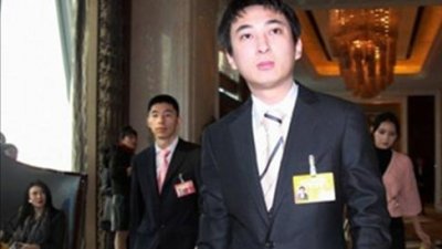 ​王思聪退出上海香蕉娱乐董事长的职务，这是准备回家打工了吗